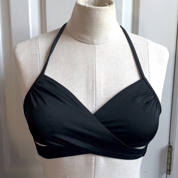 PINK Victoria’s Secret | Black bikini top S/P - Picture 1 of 5